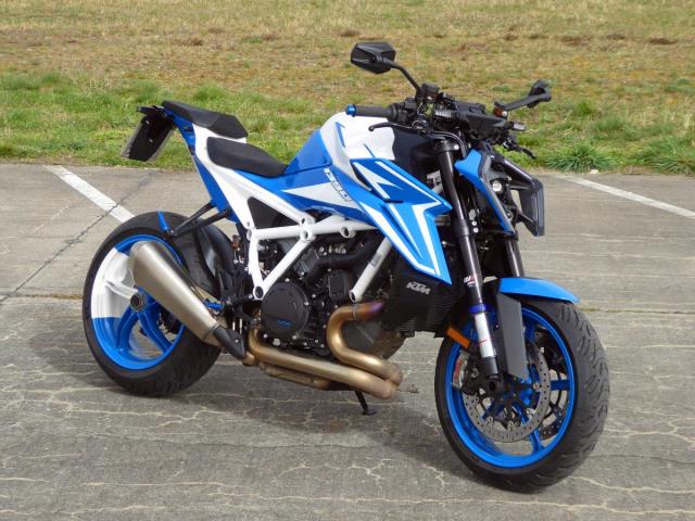 ktm_1390sdr1_03.jpg